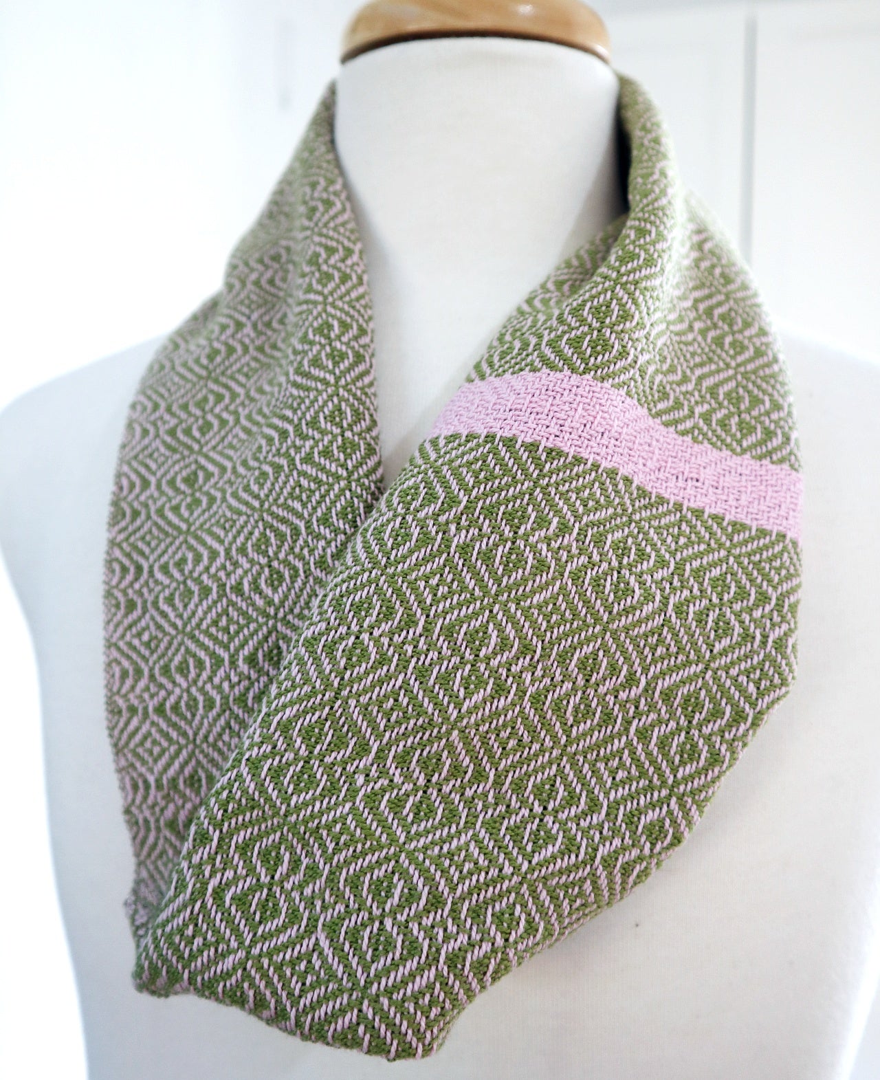 Handwoven cotton scarf in olive green with dusty pink
