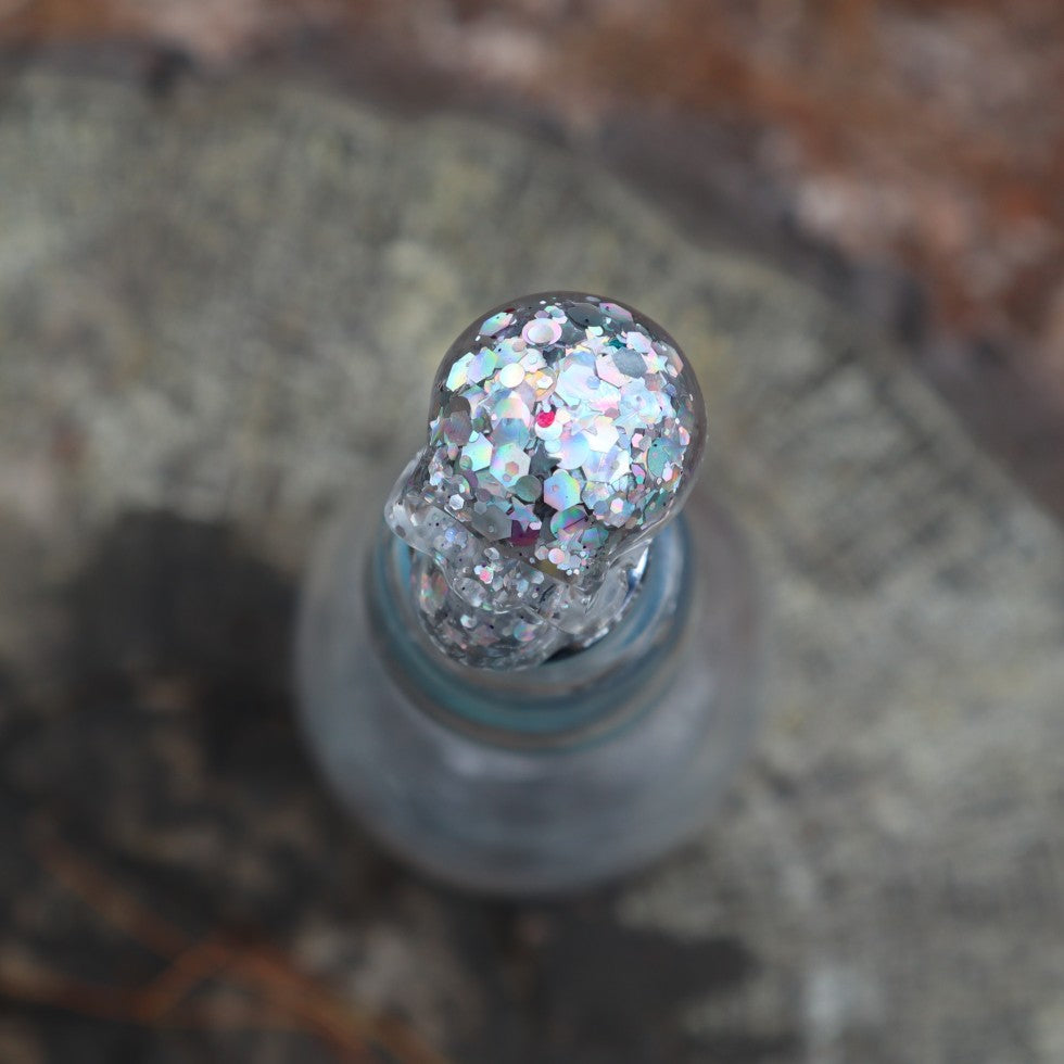 Resin Skull Bottle Stopper - silver glitter - Threefold Designs