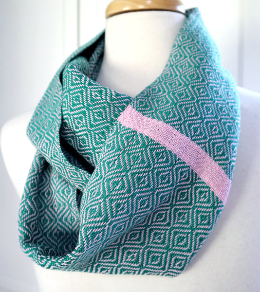 Handwoven loop scarf in emerald green and dusty pink cotton
