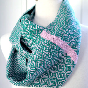 Handwoven loop scarf in emerald green and dusty pink cotton