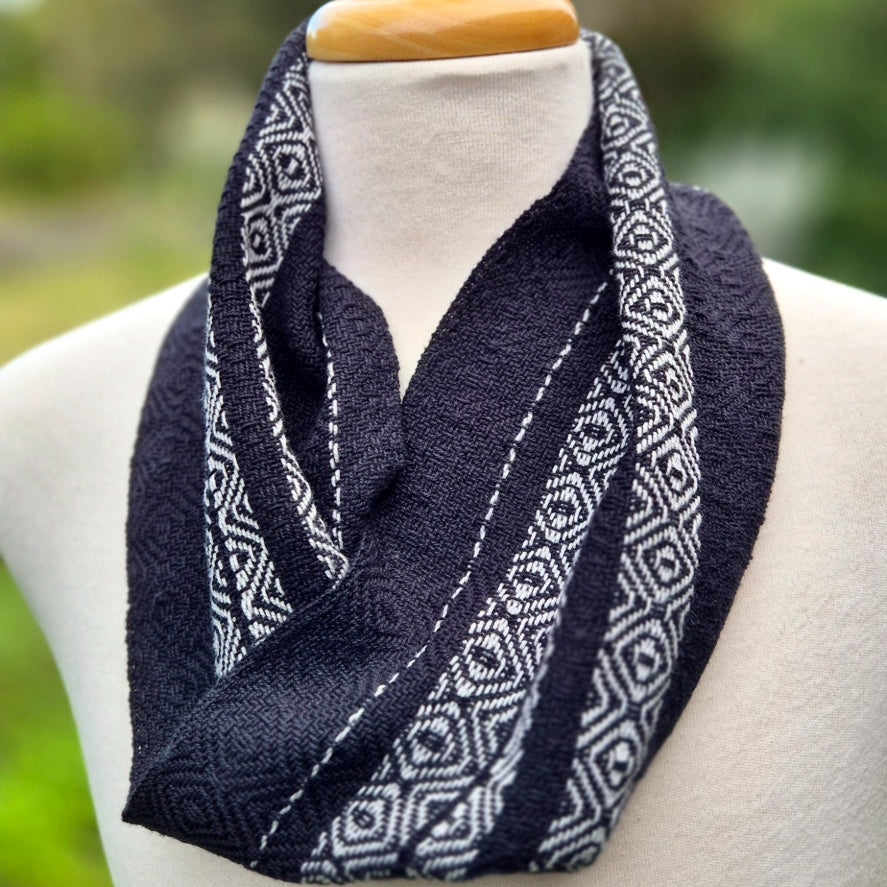 DIAMOND NOIR CRAVAT - Handwoven Cotton Cravat in Black + Light Grey