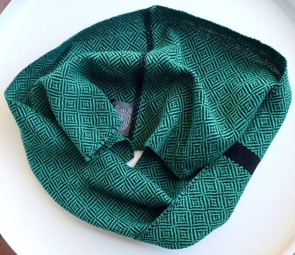 handwoven emerald green short loop scarf